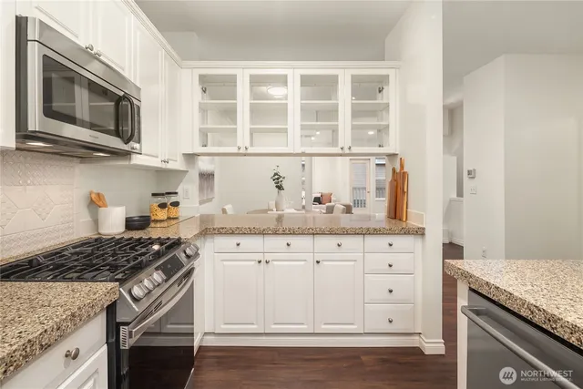 $899,000 | 755 Northwest Juniper Street, Issaquah, WA 98027