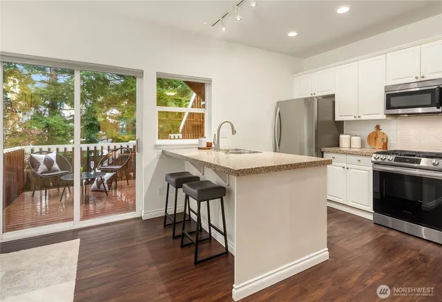 $899,000 | 755 Northwest Juniper Street, Issaquah, WA 98027