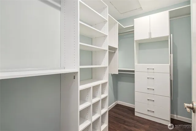 $899,000 | 755 Northwest Juniper Street, Issaquah, WA 98027