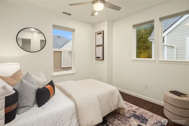 $899,000 | 755 Northwest Juniper Street, Issaquah, WA 98027