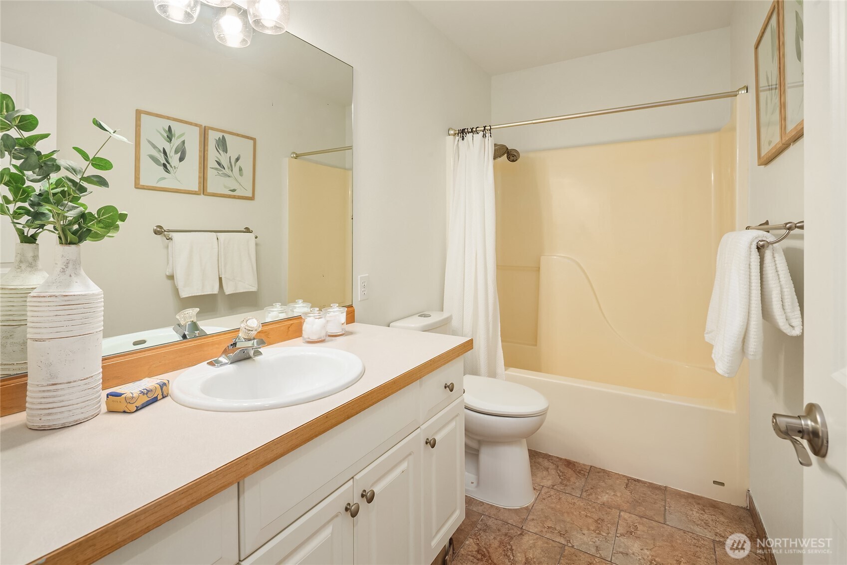 755 Northwest Juniper Street Issaquah, WA 98027 - Photo 28 of 39 a bathroom with a sink toilet and shower