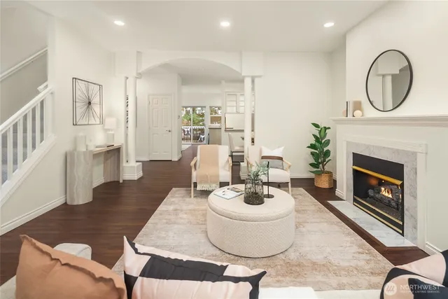 $899,000 | 755 Northwest Juniper Street, Issaquah, WA 98027