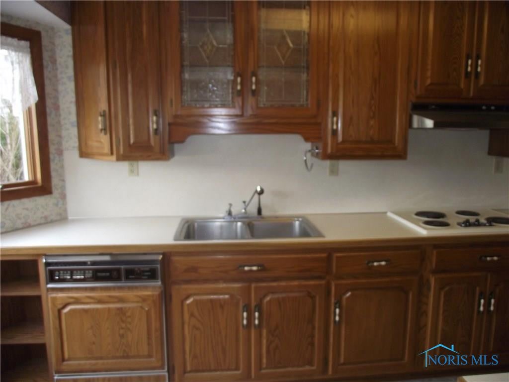 1136 Craig Road Maumee, OH 43537 - Photo 8 of 31 Gallery Image 8
