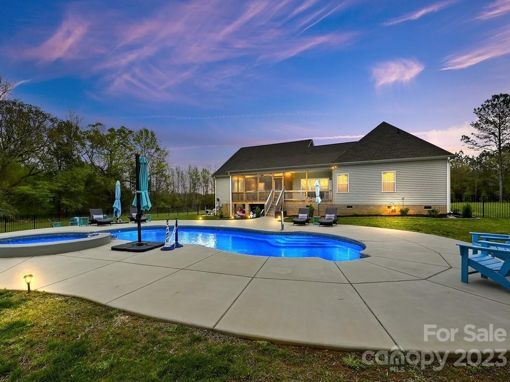 2111 Kingsburry Road York, SC 29745 - Photo 2 of 40 Gallery Image 2