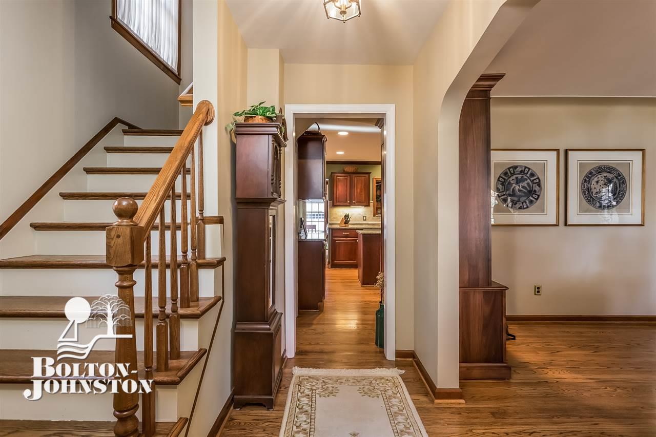 1366 Bishop Road Grosse Pointe, MI 48230 - Photo 7 of 50 Foyer