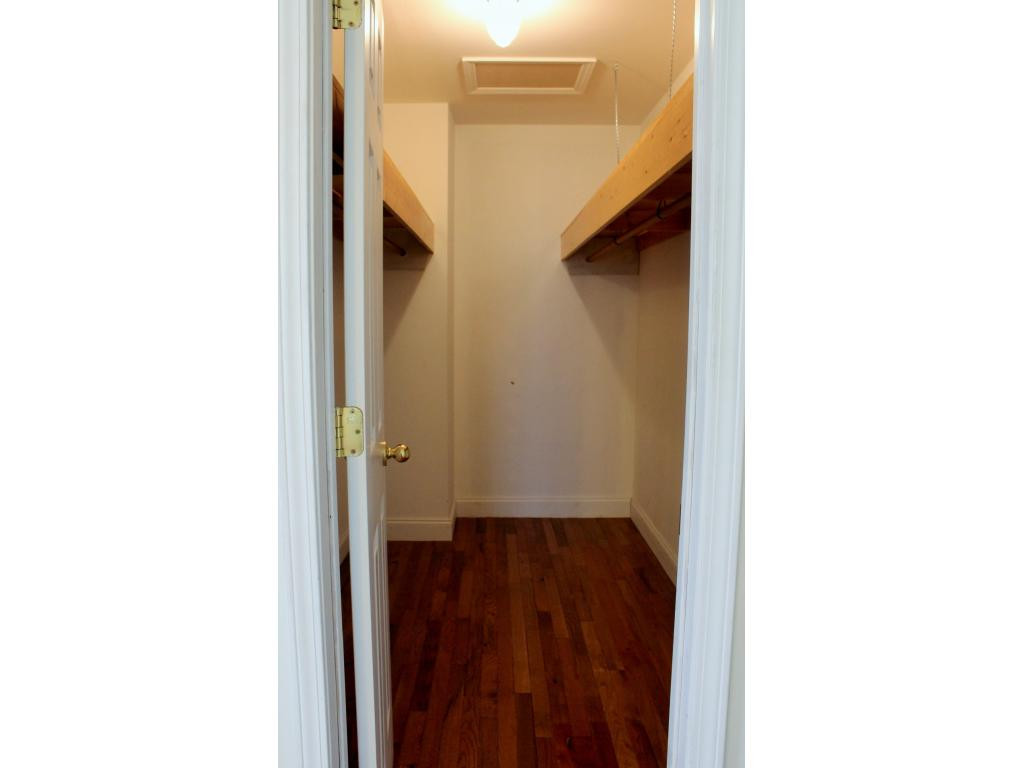 2590 Siam Road Elizabethton, TN 37643 - Photo 18 of 24 Huge walkin closet