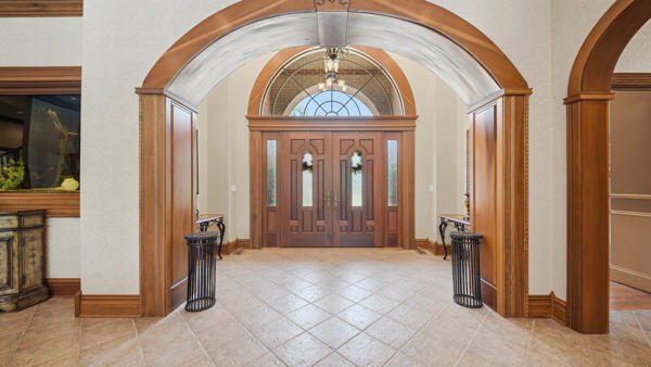 424 Hewgleys Road South Pittsburg, TN 37380 - Photo 8 of 53 Grand Entrance