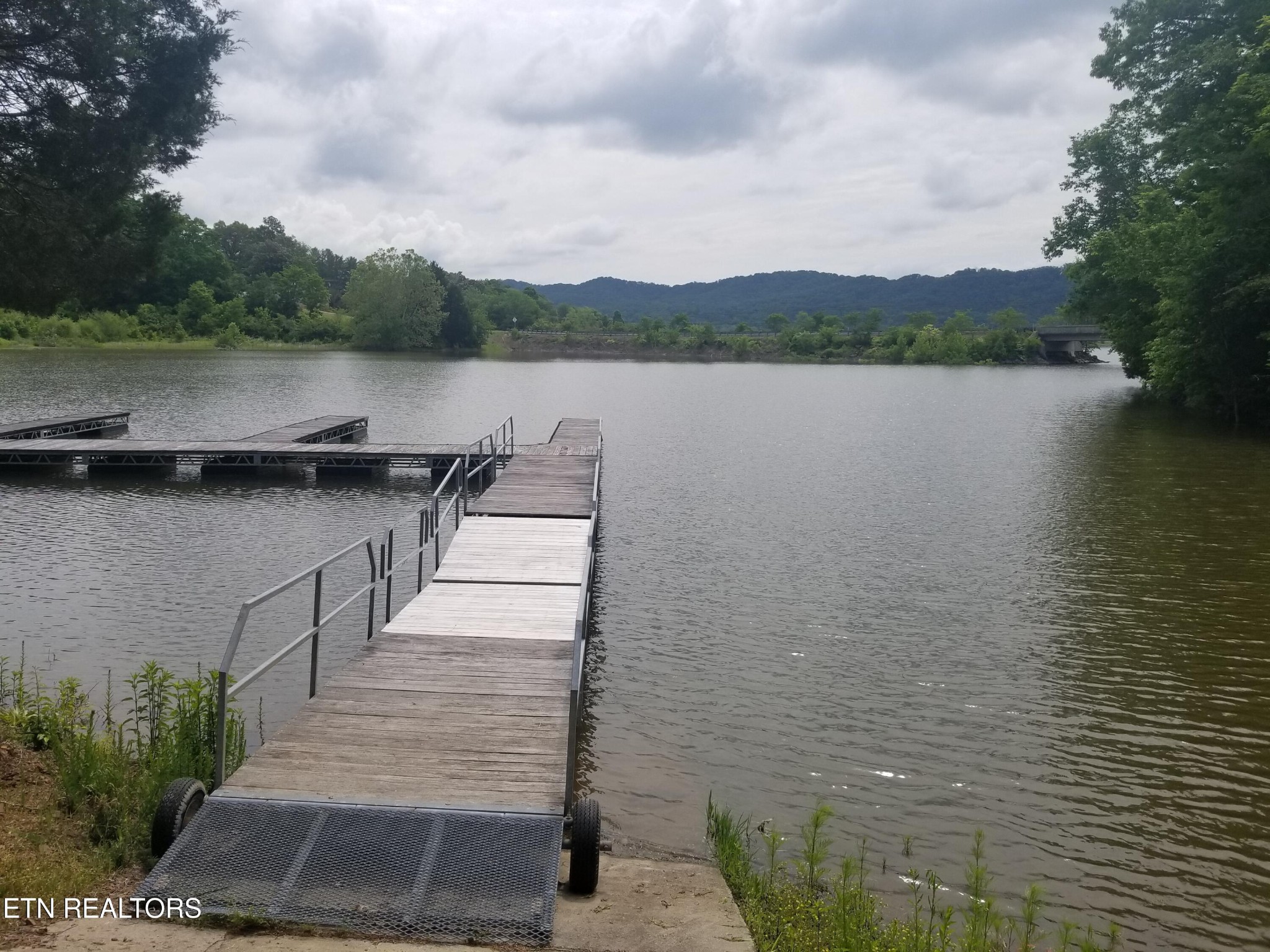 33 Bayside Boulevard Bean Station, TN 37708 - Photo 6 of 12 Gallery Image 6