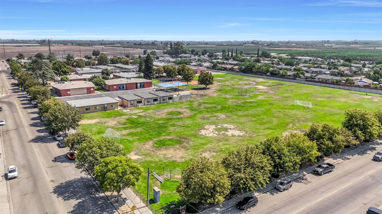 255 J Street Parlier, CA 93648 - Photo 18 of 19 a view of a city with an ocean view