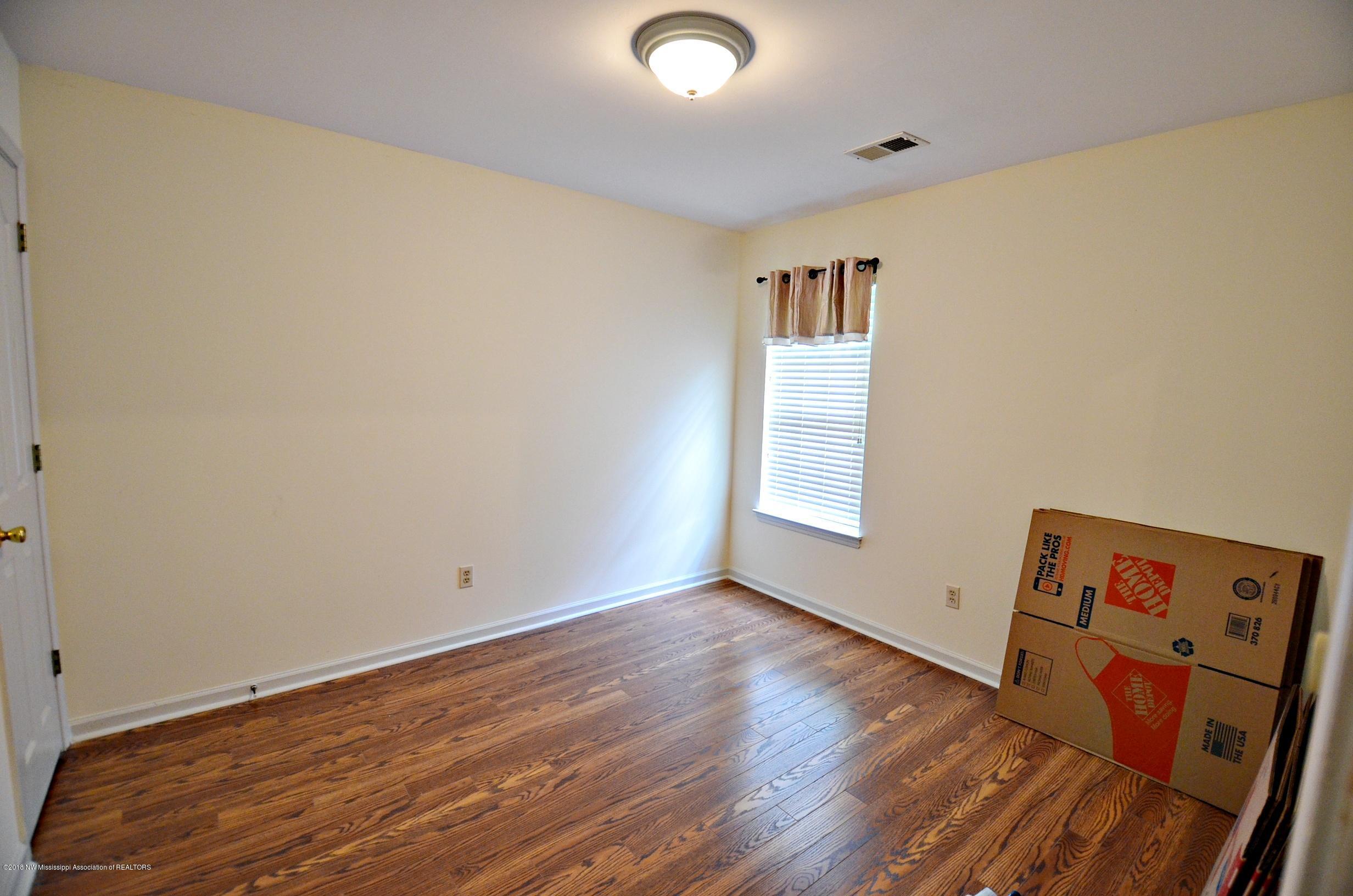 2055 Heather Ridge Southaven, MS 38672 - Photo 15 of 22 Bedroom 2