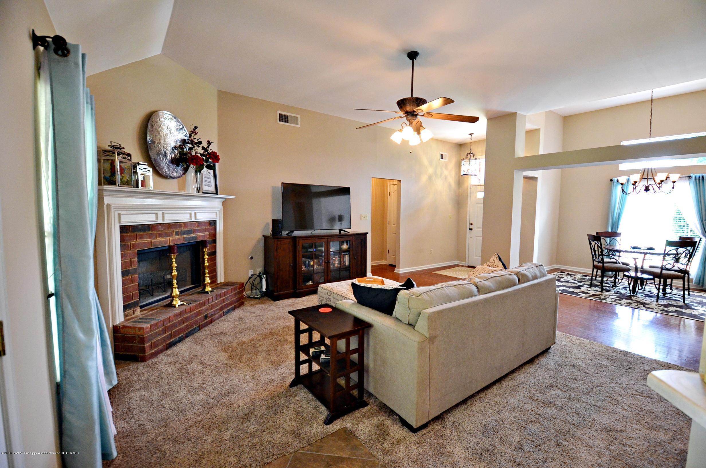 2055 Heather Ridge Southaven, MS 38672 - Photo 5 of 22 Great room2