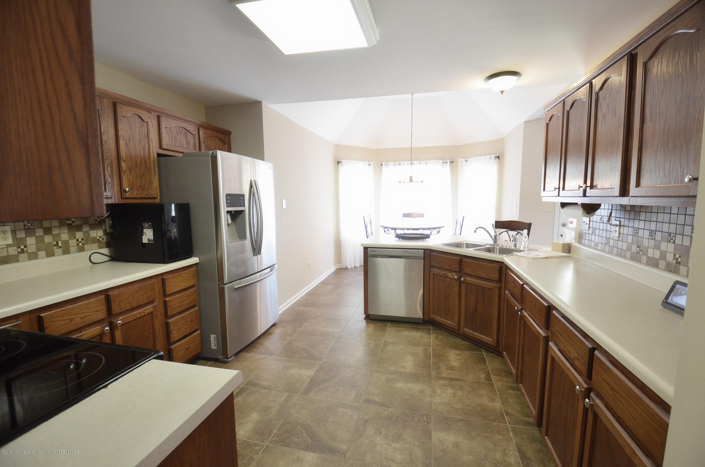 2055 Heather Ridge Southaven, MS 38672 - Photo 6 of 22 Kitchen