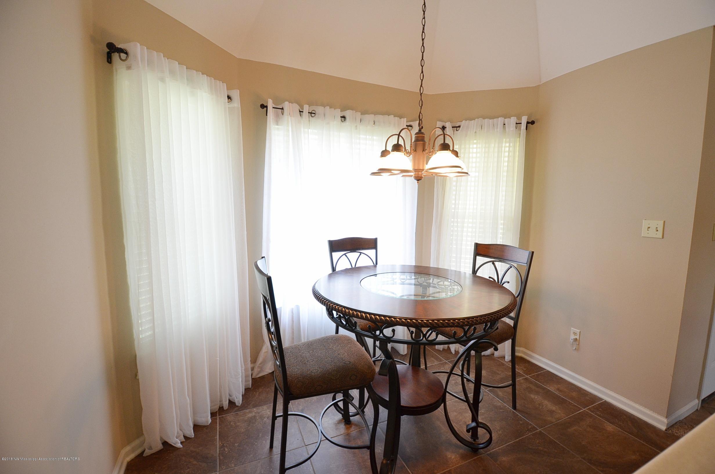 2055 Heather Ridge Southaven, MS 38672 - Photo 9 of 22 Breakfast area