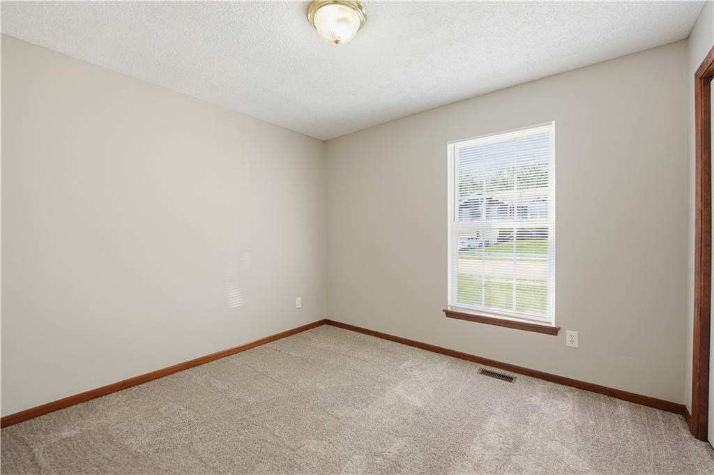 1488 Northwest Foxboro Road Blue Springs, MO 64015 - Photo 13 of 23