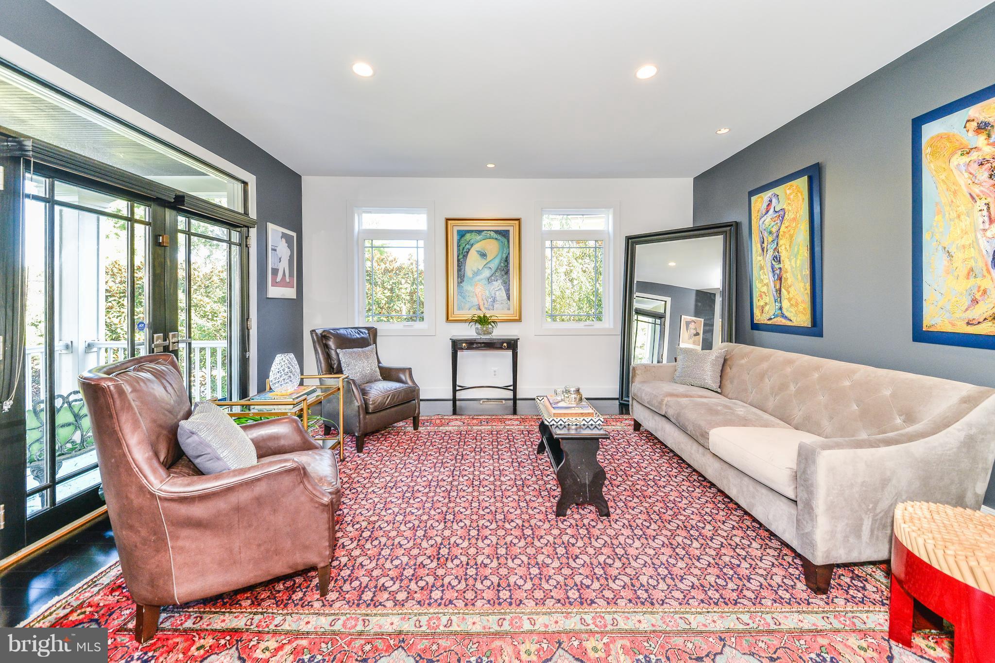 6931 Hector Road McLean, VA 22101 - Photo 13 of 30 Living Room