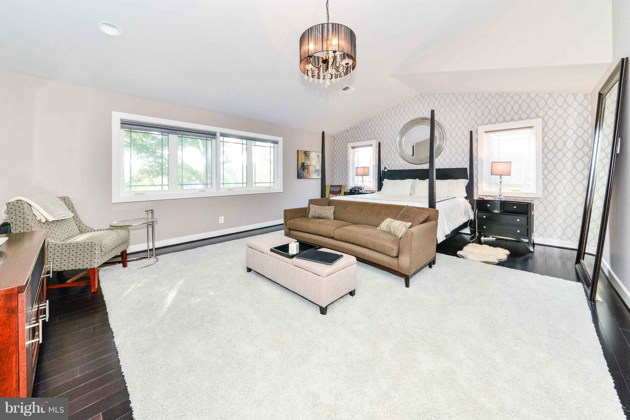 6931 Hector Road McLean, VA 22101 - Photo 16 of 30 Gorgeous Master Suite w/ vaulted ceilings