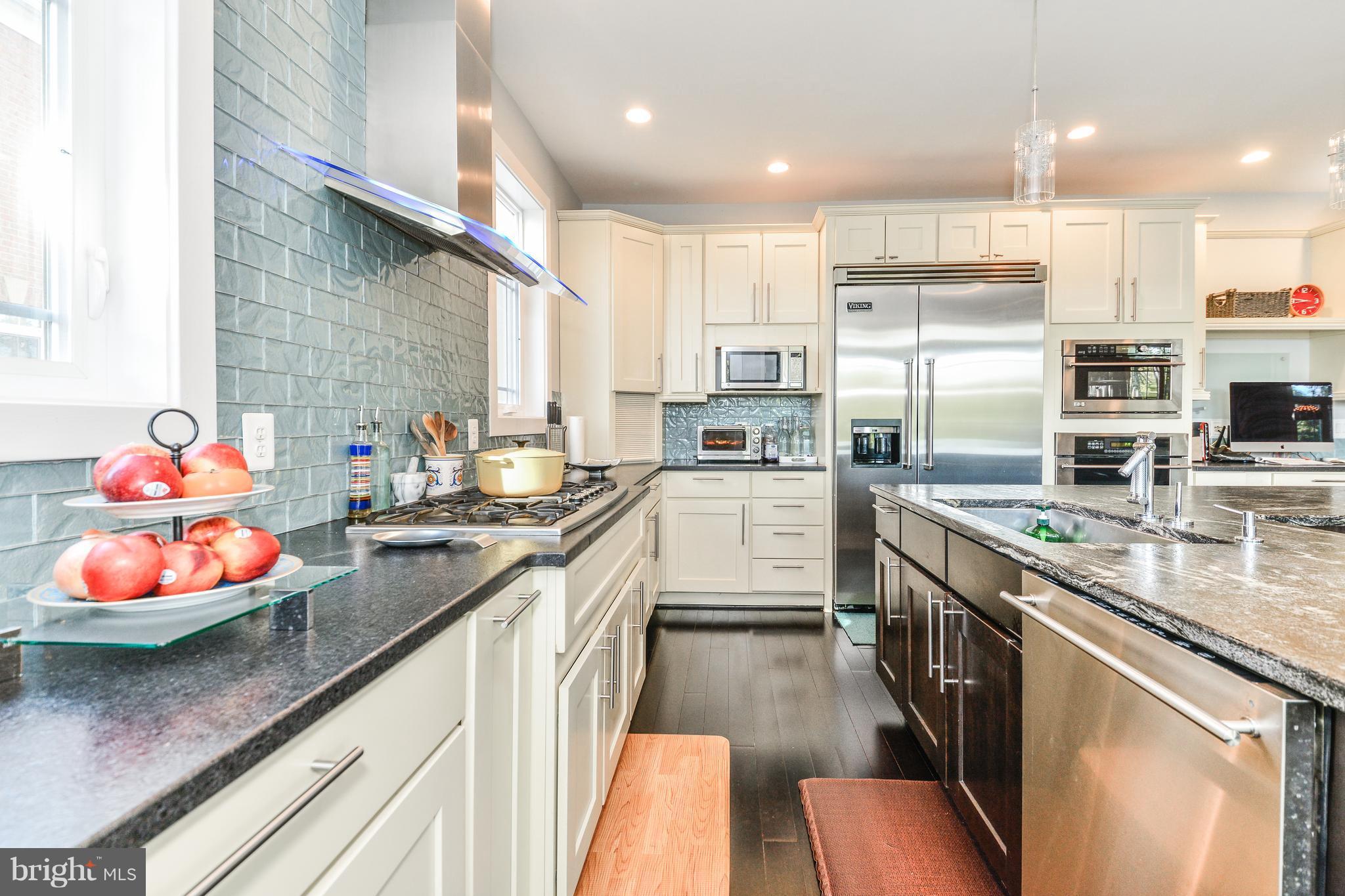 6931 Hector Road McLean, VA 22101 - Photo 8 of 30 Kitchen