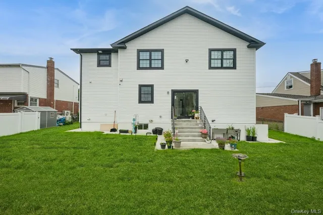 a front view of house with yard
