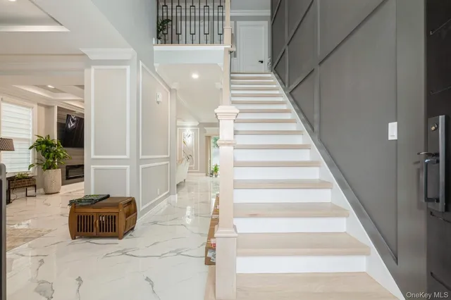 a view of entryway and hall