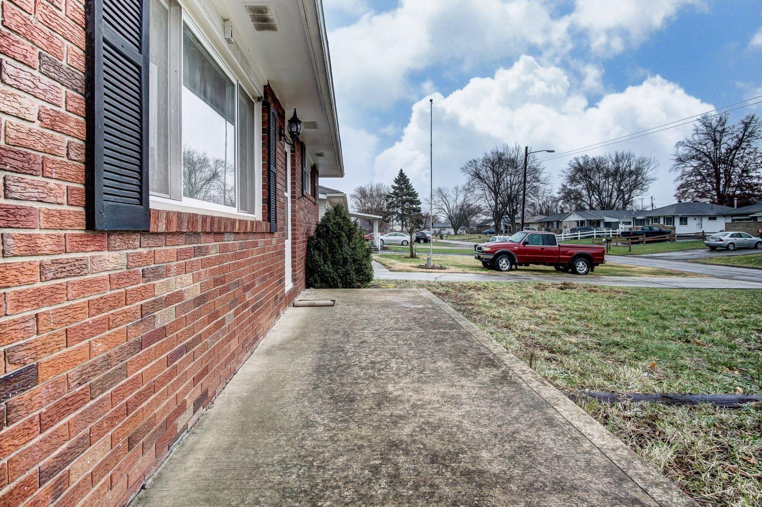 790 Stockbridge Road Columbus, OH 43207 - Photo 3 of 29 Gallery Image 3