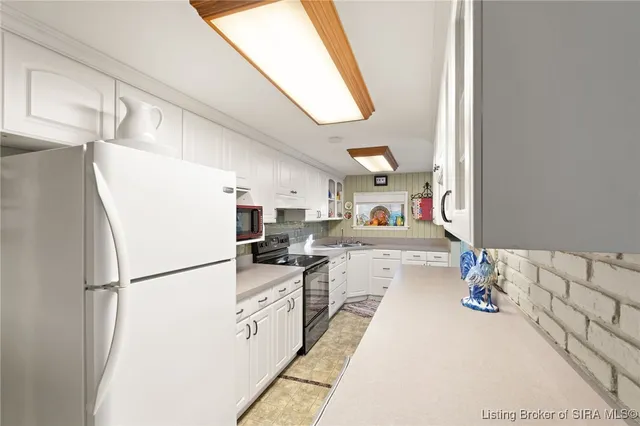 $400,000 | 7135 Bluestone Lk Drive, Pekin, IN 47165