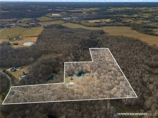 $400,000 | 7135 Bluestone Lk Drive, Pekin, IN 47165