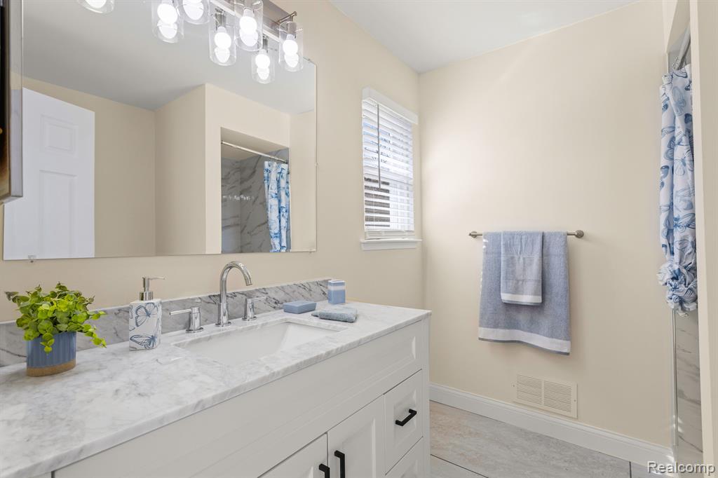22511 Deerfield Road Novi, MI 48375 - Photo 17 of 24 Gallery Image 17