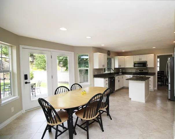 $799,999 | 17201 East Galaxy Lane, Greenacres, WA 99016