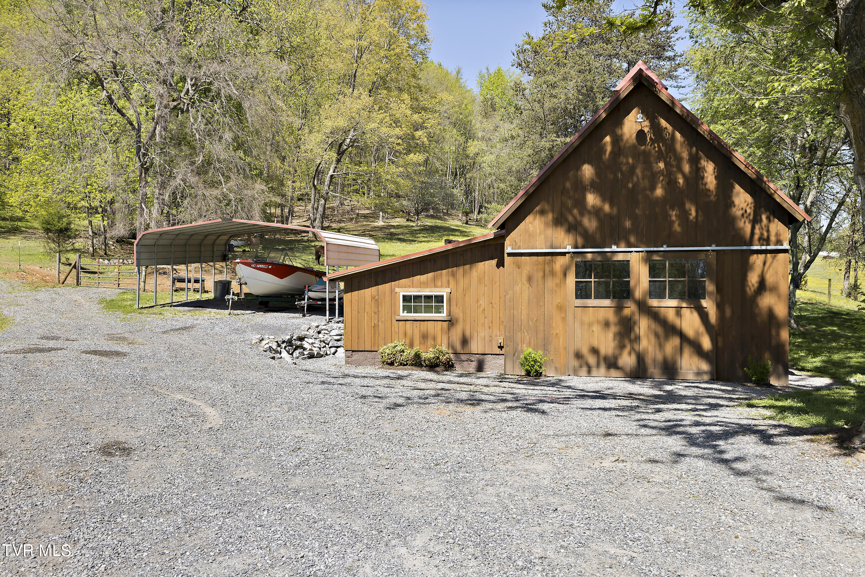 1217 Wahoo Valley Road Kingsport, TN 37663 - Photo 35 of 61 128A1270