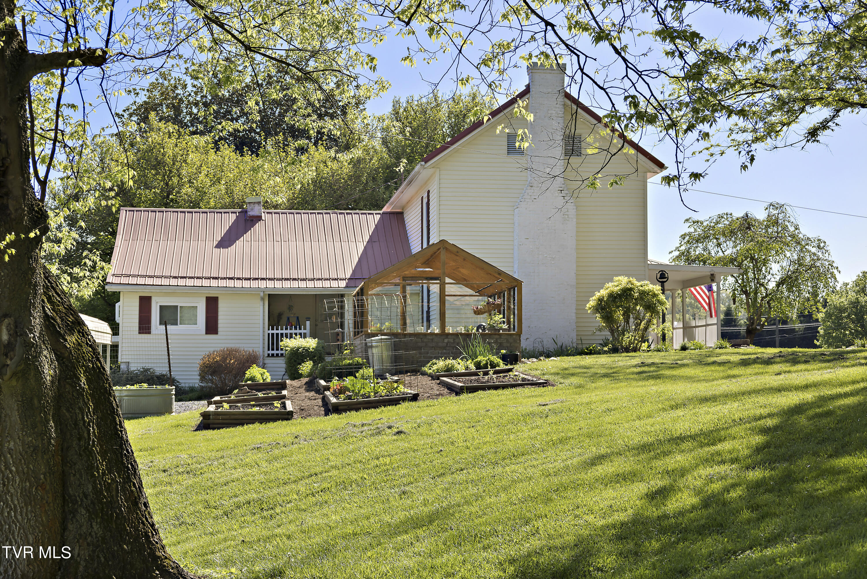1217 Wahoo Valley Road Kingsport, TN 37663 - Photo 48 of 61 128A1494