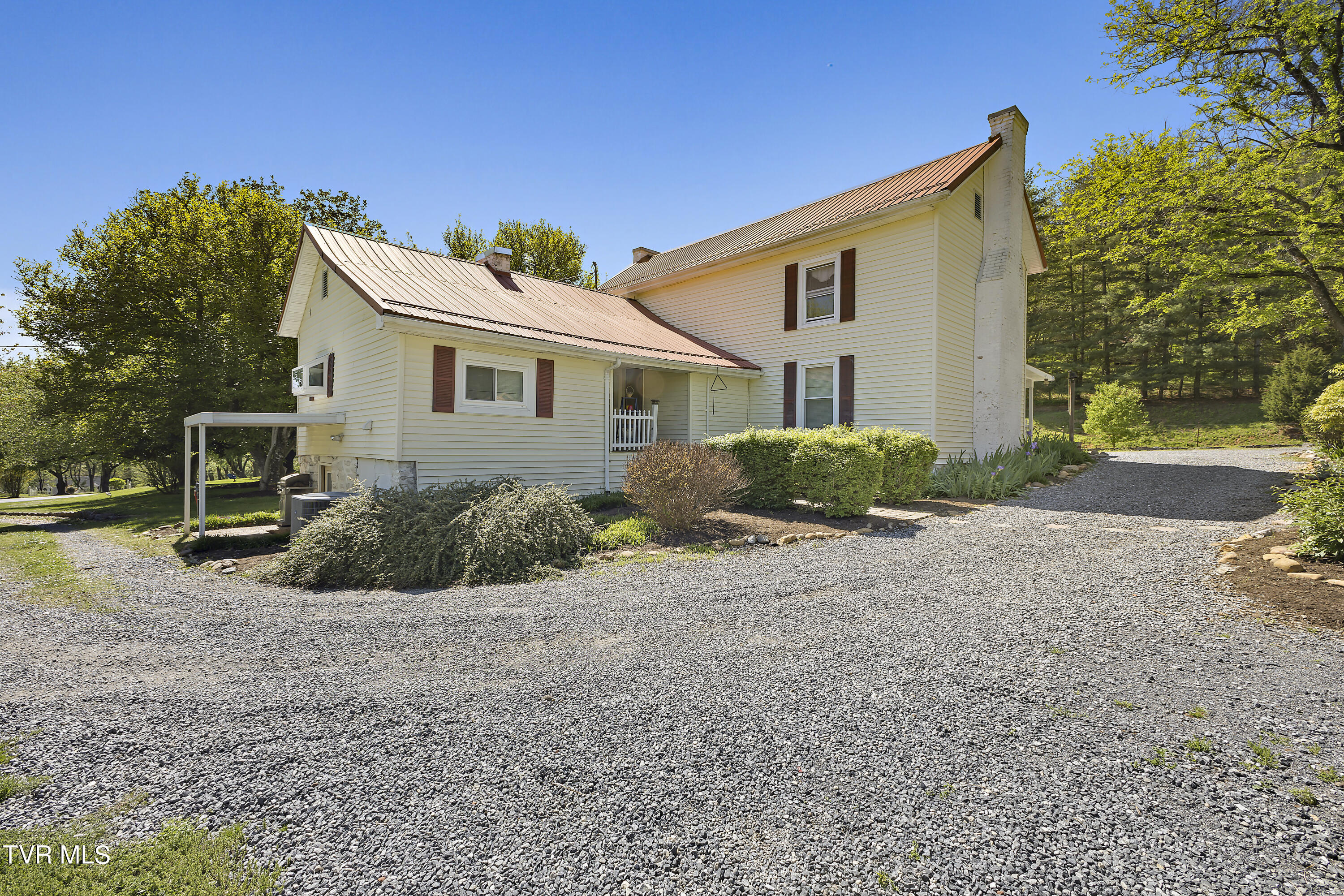 1217 Wahoo Valley Road Kingsport, TN 37663 - Photo 58 of 61 128A1282