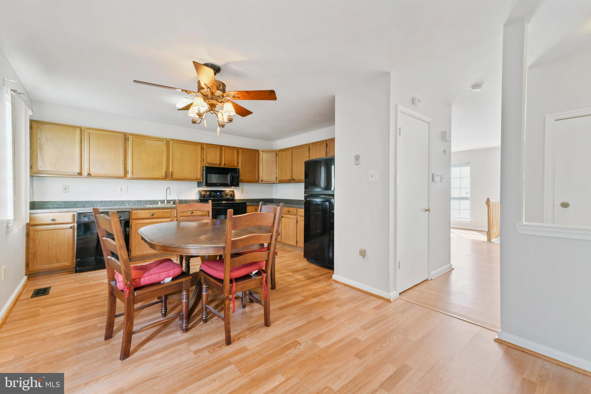 1223 Brigadoon Trail Baltimore, MD 21207 - Photo 6 of 38 Eat-in Kitchen