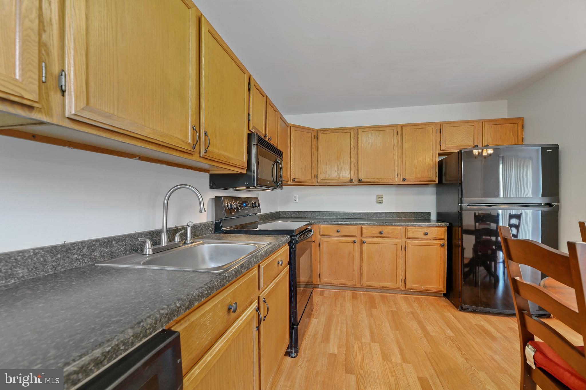 1223 Brigadoon Trail Baltimore, MD 21207 - Photo 7 of 38 Spacious Counters