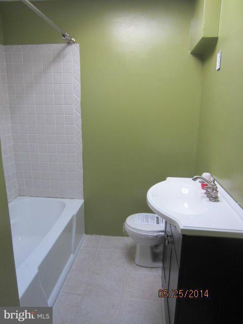 3640 Clarenell Road Baltimore, MD 21229 - Photo 11 of 13 Bath