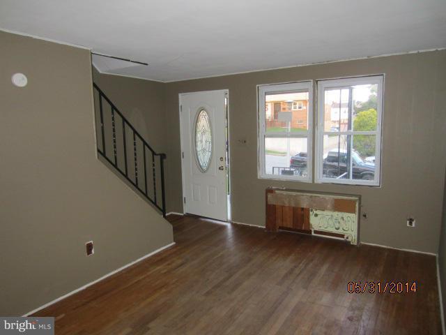 3640 Clarenell Road Baltimore, MD 21229 - Photo 5 of 13 Living Room
