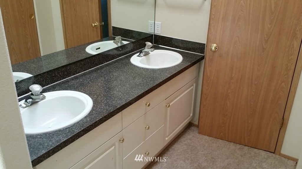 7310 East Raintree Lane Port Orchard, WA 98366 - Photo 12 of 13 Gallery Image 12