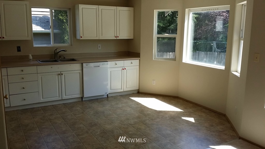 7310 East Raintree Lane Port Orchard, WA 98366 - Photo 7 of 13 Gallery Image 7
