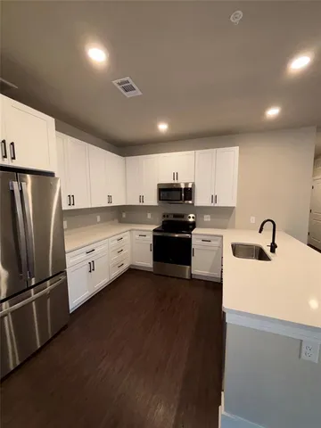 $2,250 | 111 Town Place, Unit 325, Fairview, TX 75069