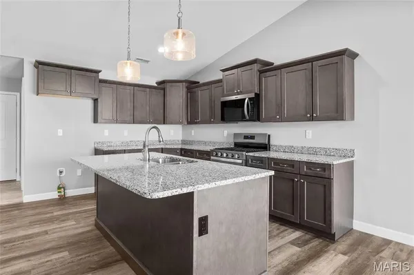 $363,000 | 13 Sonata Lane, Troy, IL 62294