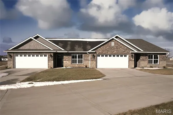 $363,000 | 13 Sonata Lane, Troy, IL 62294