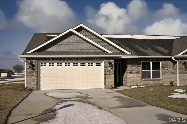 $363,000 | 13 Sonata Lane, Troy, IL 62294