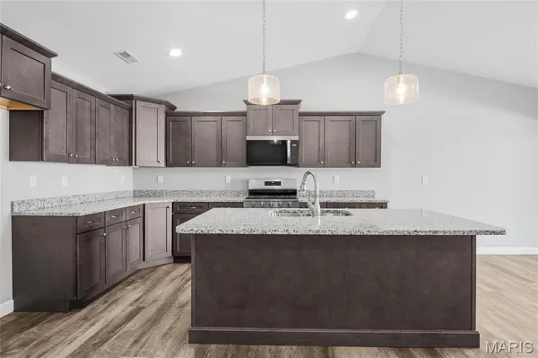 $363,000 | 13 Sonata Lane, Troy, IL 62294