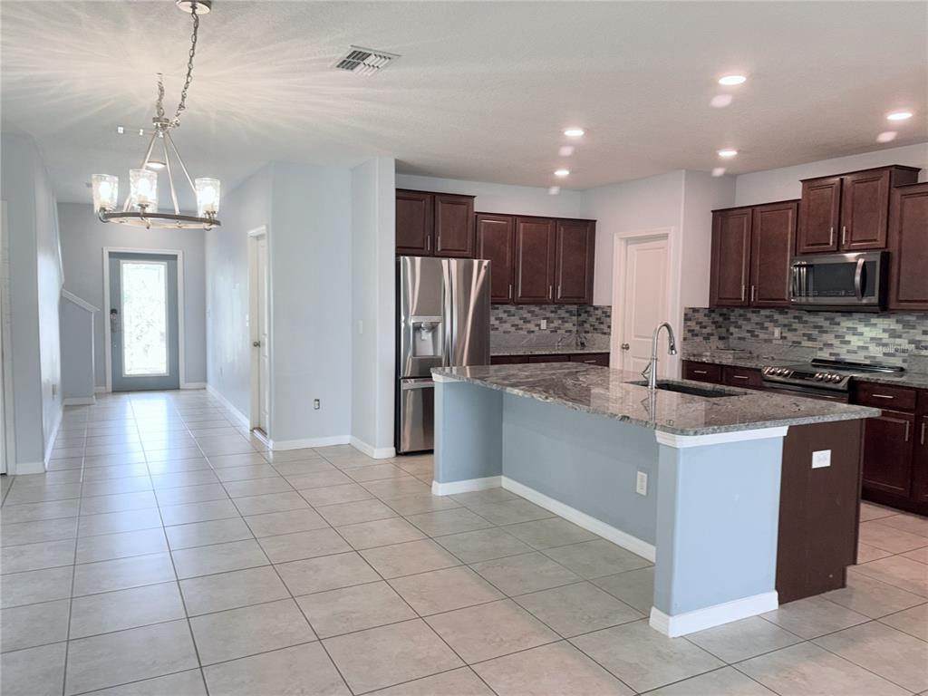 4935 Reflecting Pond Circle Wimauma, FL 33598 - Photo 3 of 41