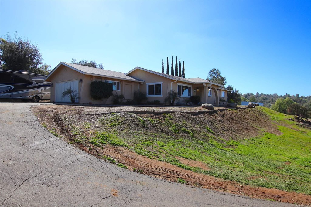 1867 Rancho Janet Alpine, CA 91901 - Photo 9 of 29