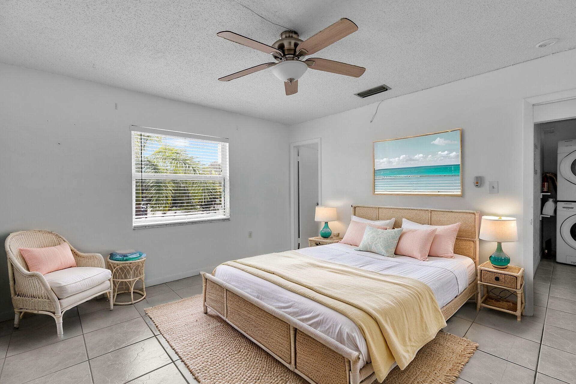 40 High Point Road, Unit F206 Tavernier, FL 33070 - Photo 2 of 24 a bedroom with bed and a window