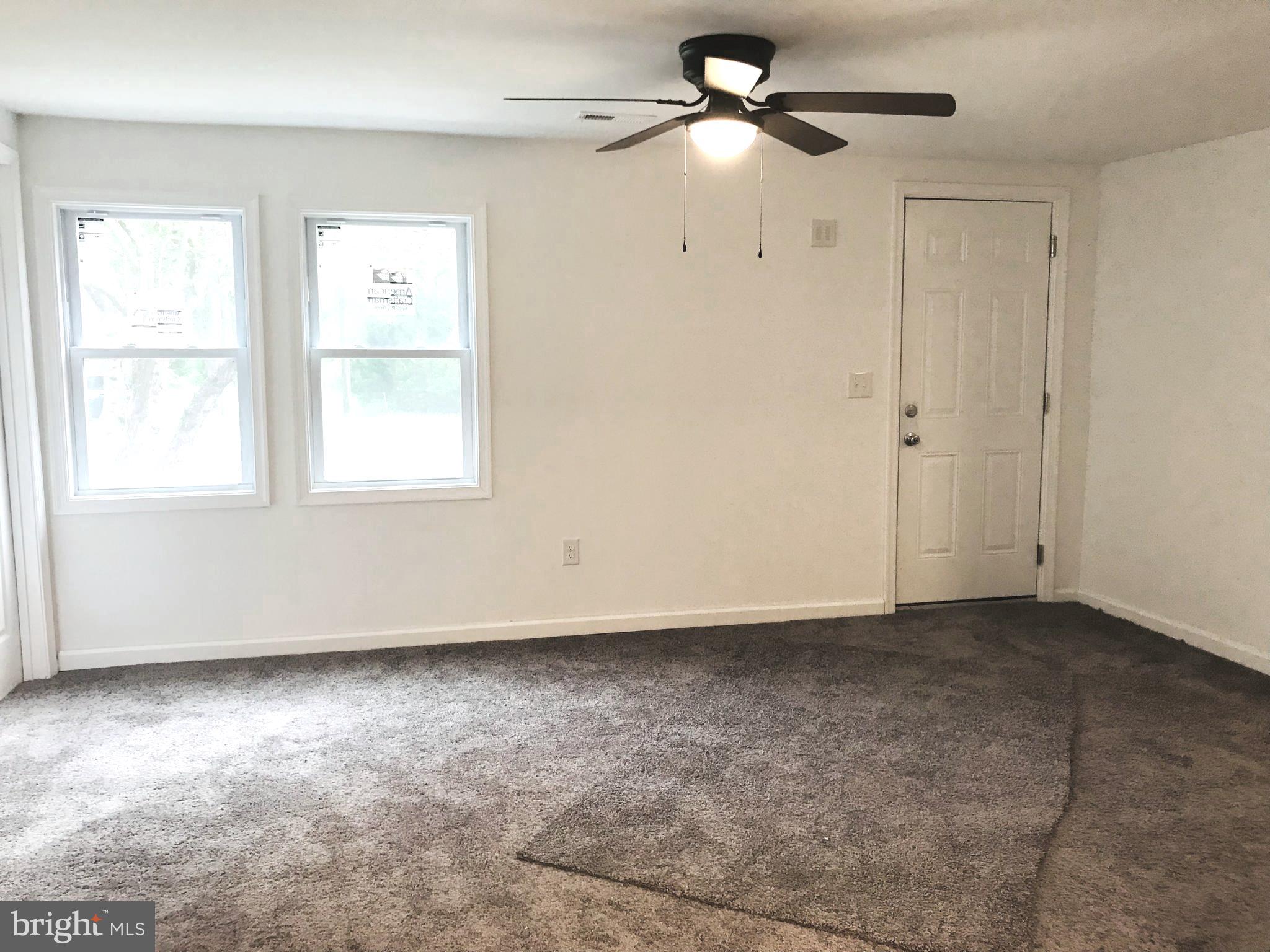 3913 South Upper Ferry Road Eden, MD 21822 - Photo 5 of 19 Living Room