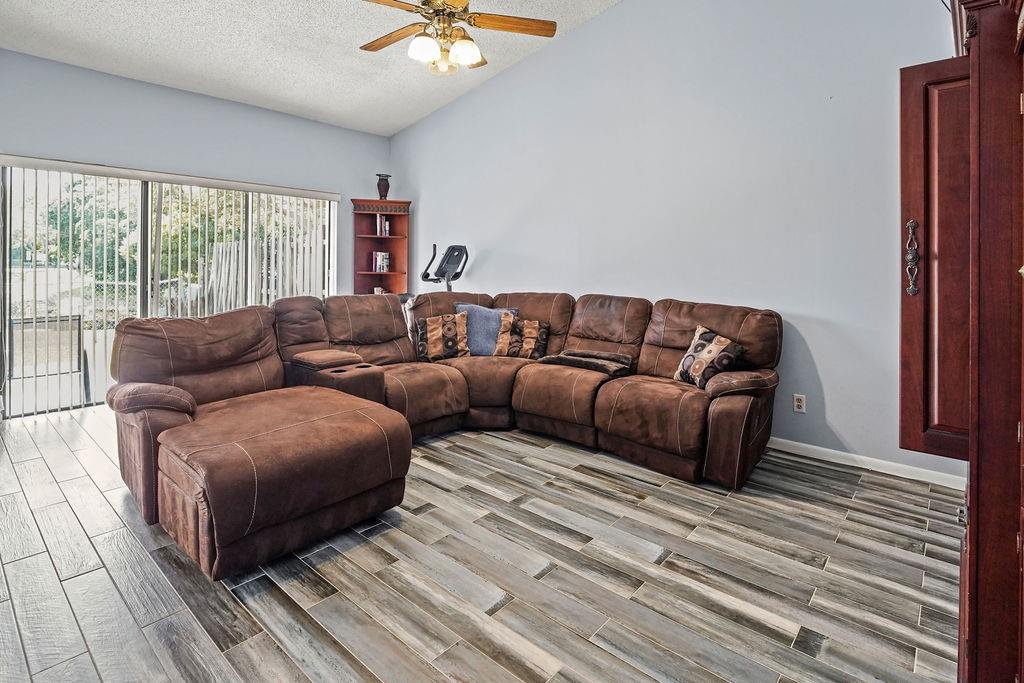 6006 Northwest 3rd Street Margate, FL 33063 - Photo 4 of 30