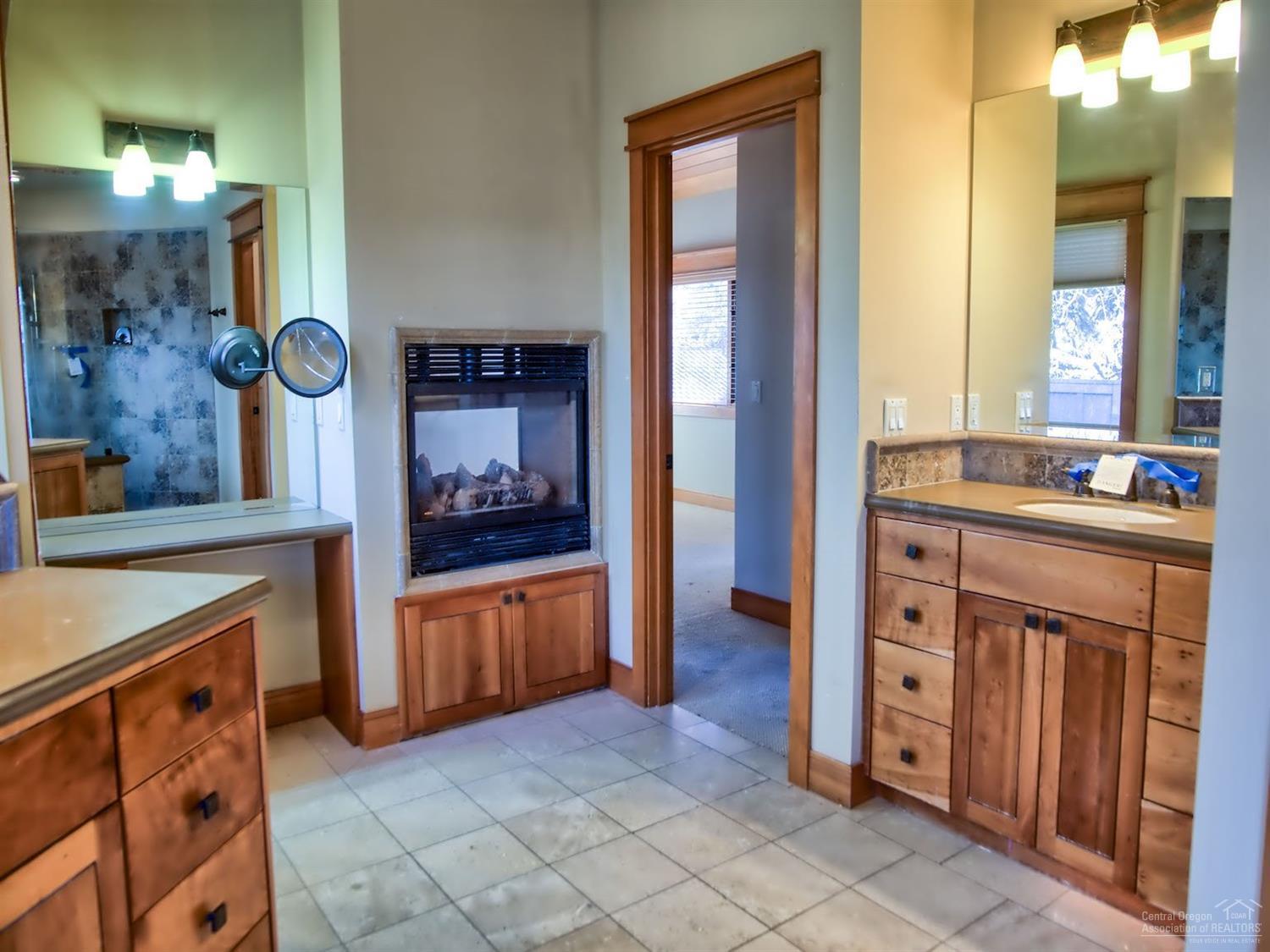 65725 Gerking Market Road Bend, OR 97703 - Photo 9 of 23 Gallery Image 9