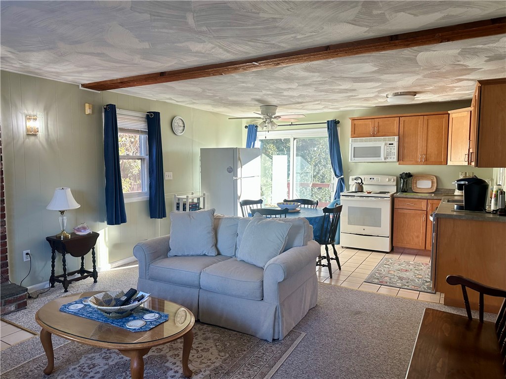 72 Elm Road Charlestown, RI 02813 - Photo 4 of 10