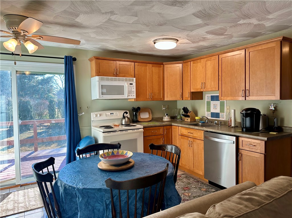 72 Elm Road Charlestown, RI 02813 - Photo 6 of 10